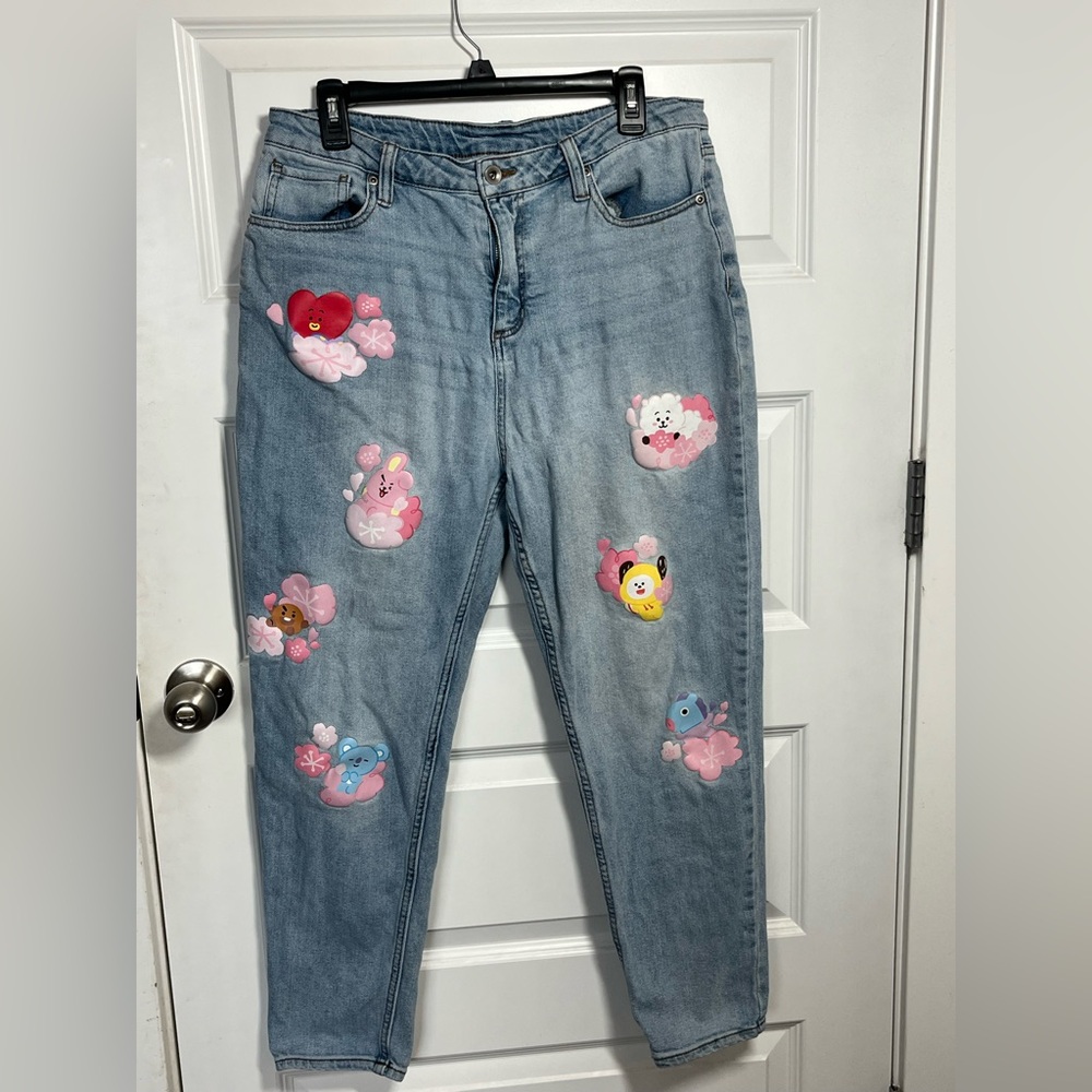 BT21 BTS Character Jeans Cherry Blossom K-Pop Denim Mom Jeans Size 11 Hot Topic